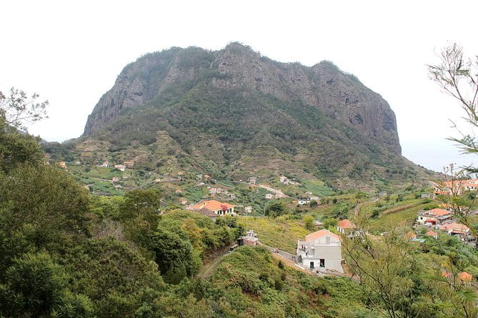 Referta - Castelejo Walk - Walking the Levada do Castelejo