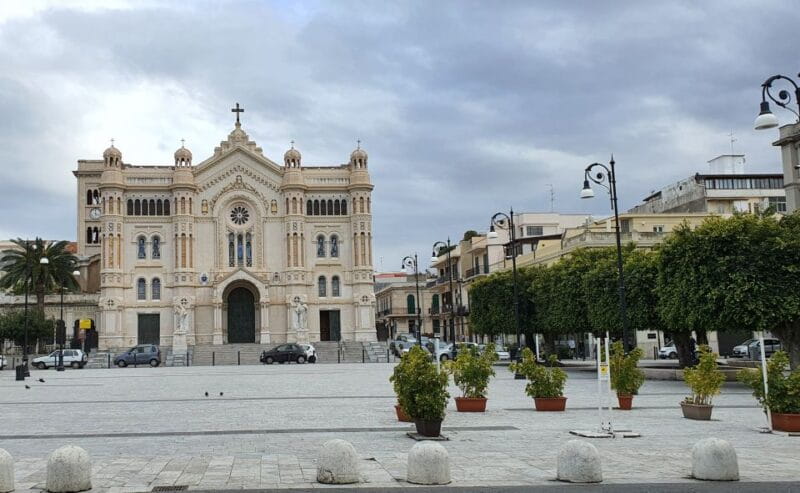 Reggio Calabria: Private Guided City Highlights Walking Tour - Key points / Takeaways