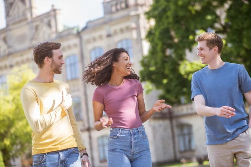 Reims: Express Walk with a Local in 60 minutes - The Guides: Local Experts with a Passion for Reims