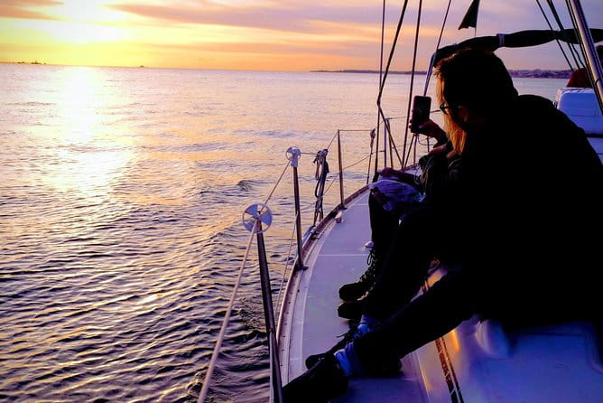 Relaxing Sailboat Cruise along the Tagus - The Sum Up