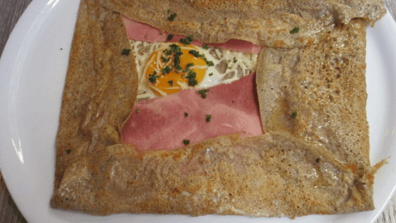 Rennes gourmet food walking tour : Taste Britanny's flavors - Lunch: Crêpes, Galettes, and Breton Comfort Food