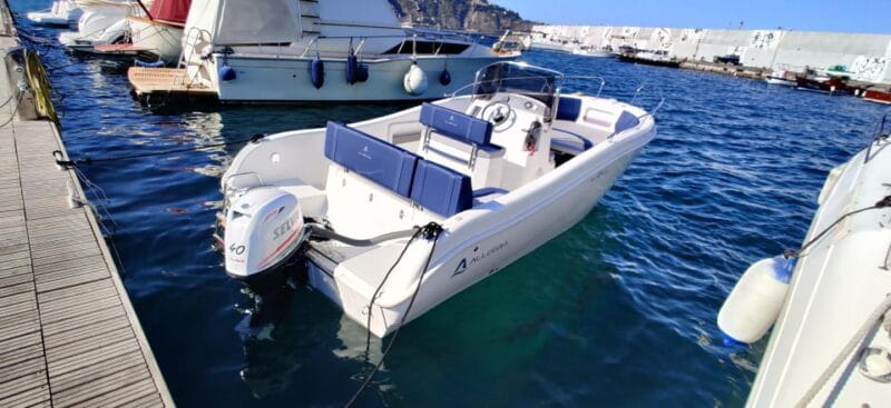 Rent a boat in Taormina without a license - FAQ