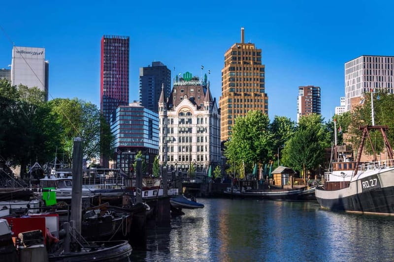 Rent a Canoe in Wijnhaven, Rotterdam - Who Will Love This?