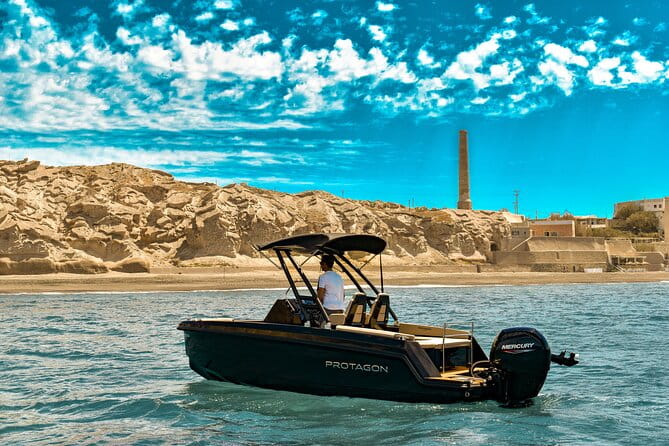 Rent a SpeedBoat in Santorini with License or Skippered - Key Points