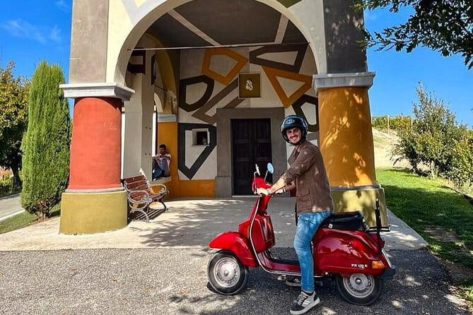 Rent a vintage Vespa for a whole day in Alba - Exploring Piedmont on Two Wheels: A Deep Dive into the Vintage Vespa Tour