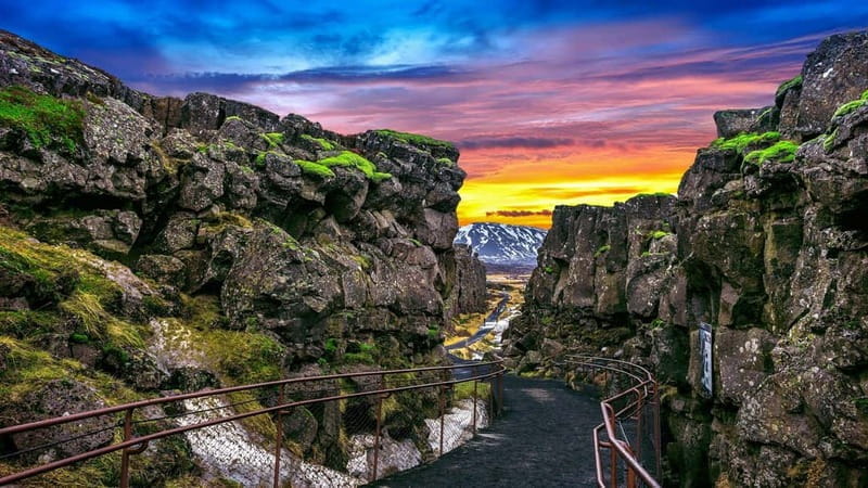 Reykjavík: 5-Day Northern Lights Hunt & Glacier Lagoon Tour - Price and Logistics