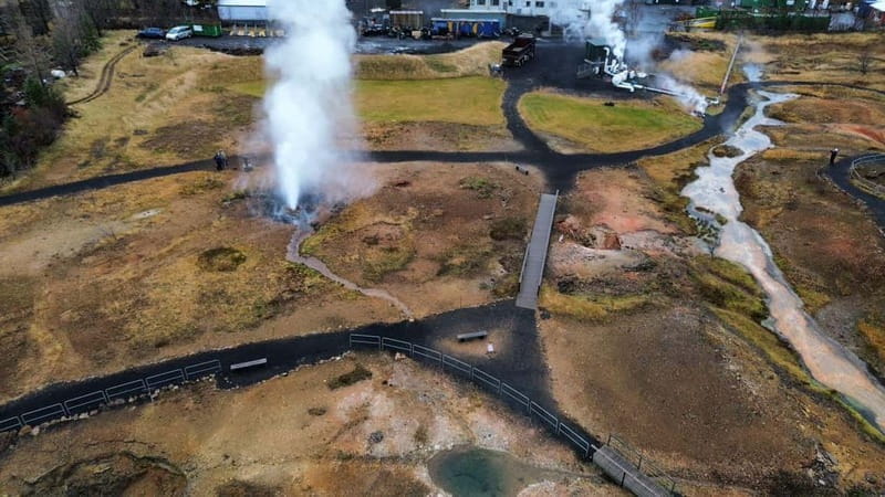 Reykjavík: Golden Circle, 2 Geysers & Geothermal Bakery Tour - Key points / Takeaways