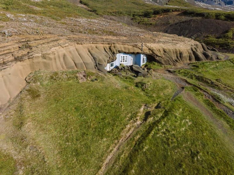 Reykjavík: Golden Circle & Food Tasting with Secret Lagoon - The Turf Cave and Icelandic Food Tasting: Heritage in a Cozy Setting