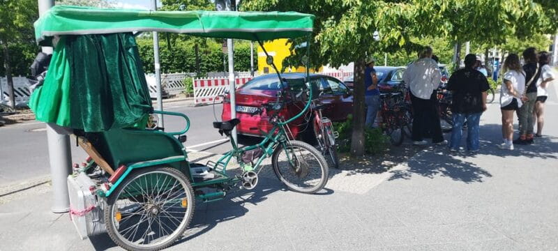 Rickshaw private driver, shared Guide Berlin Highlights - Discover Berlin in Style: A Detailed Look at the Rickshaw Tour