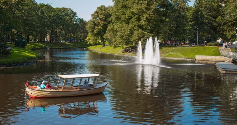Riga: Canal Boat Sightseeing Tour With Audio guide - Exploring Riga from the Water: An In-Depth Review
