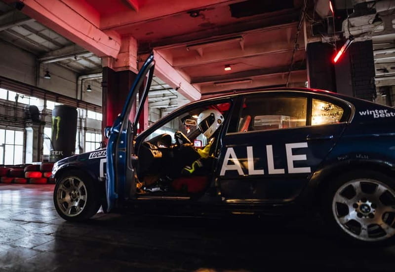 Riga | Drifta Halle: Drift ride in BMW - The Details of the BMW Drift Ride