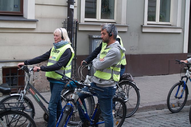 Riga Highlights Bike Tour - Tour Duration and Group Size