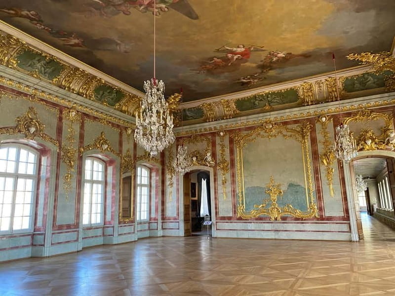 Riga: Hill of Crosses, Rundle Palace, & Bauska Castle Tour - Discovering the Baltic Treasures in One Day