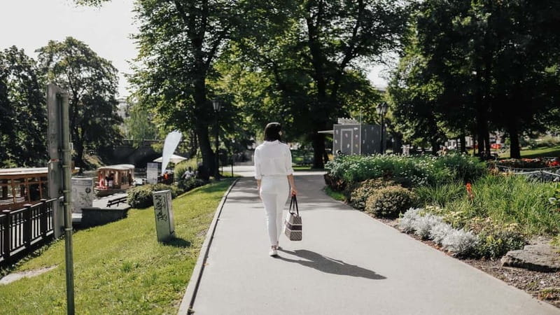 Riga Old Town Photoshoot & exploration - What the Photoshoot Includes and Practical Details