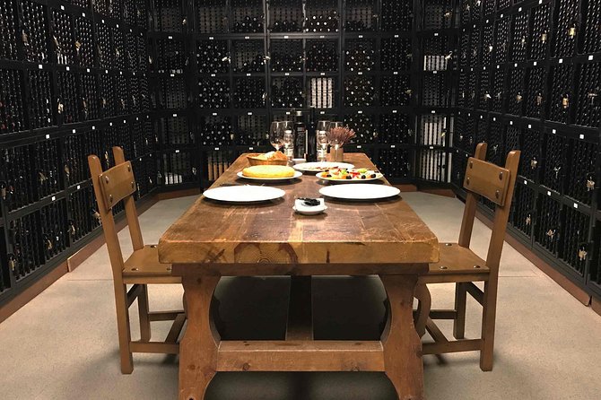 Rioja Wineries and Laguardia Tour With Picnic From San Sebastian - Medieval Village of Laguardia