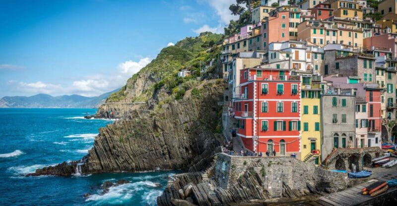 Riomaggiore: Vineyard & Wine Cellar Tour with Wine Tasting - Who Should Consider This Tour?