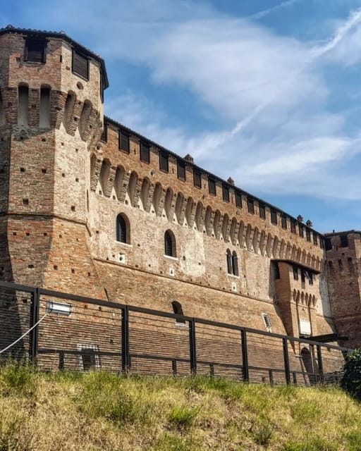 Rocca of Gradara Entry Ticket & Audio App - Entering the Fortress