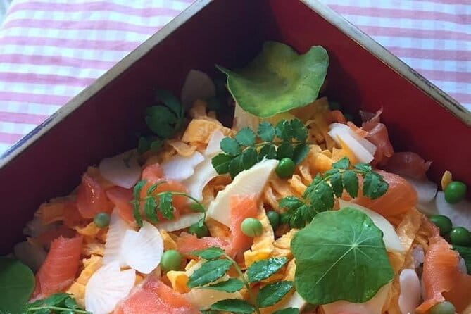 Roll Your Own Sushi and Fry Your Own Tempura in Osaka - Tempura Frying Demonstration