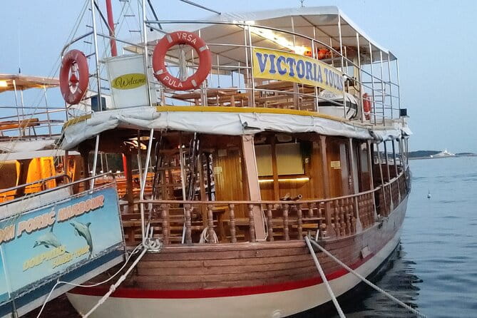 Romantic Boat Trip with Dolphin Watching - Who Is This Tour Best Suited For?