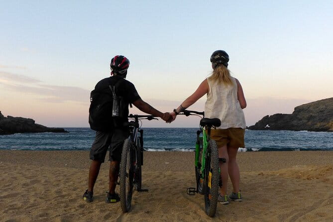 Romantic Cycling Tour with Private Picnic at the beach - Who Should Consider This Tour?