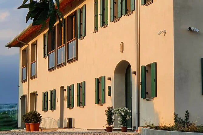 Romantic Evening Tasting with the Best Prosecco - Who Will Love This Experience?