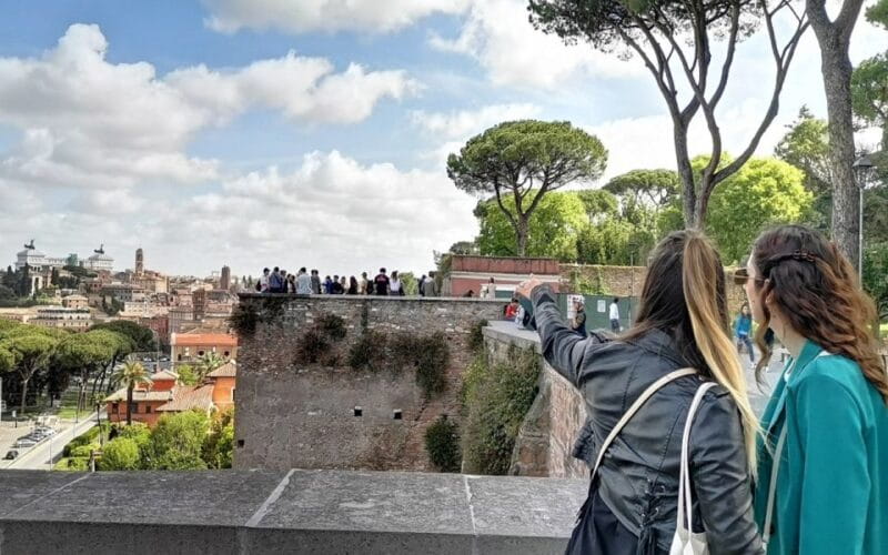 Rome: 3-Hour Panoramic Luxury Golf Cart Tour - The Guide: Knowledge and Personal Touches