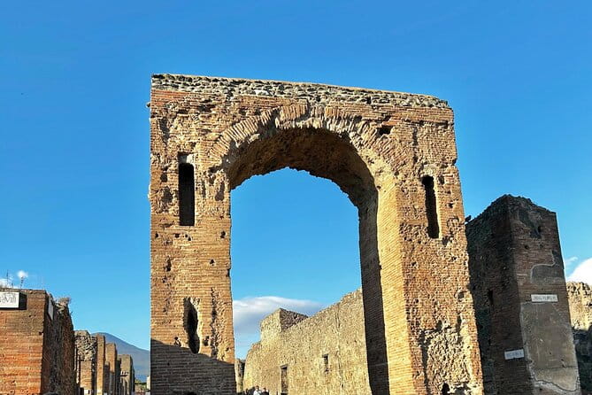 Rome Airport Transfer & Pompeii Tour to Amalfi/Ravello Viceversa - The Experience: From Rome to Pompeii and Beyond