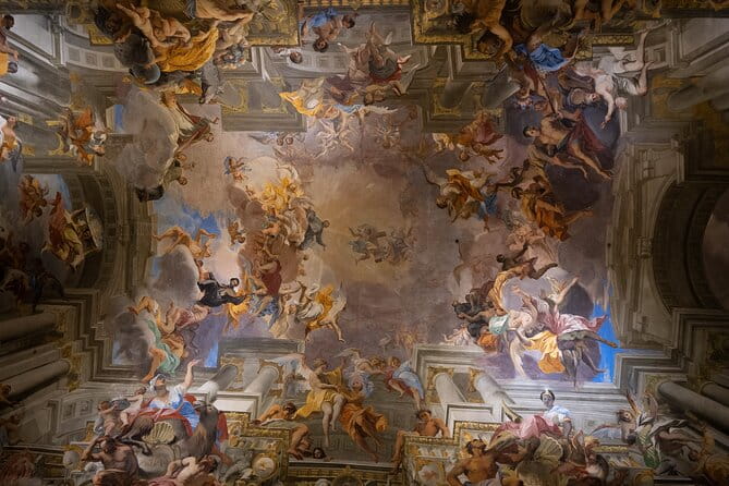 Rome at Night: Small-Group Walking Tour in English or Spanish - The Guides and the Atmosphere