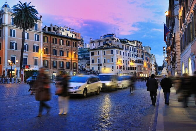 Rome by night: 3 hours tour with aperitivo or ice cream - Entering The Landmark Nightscape