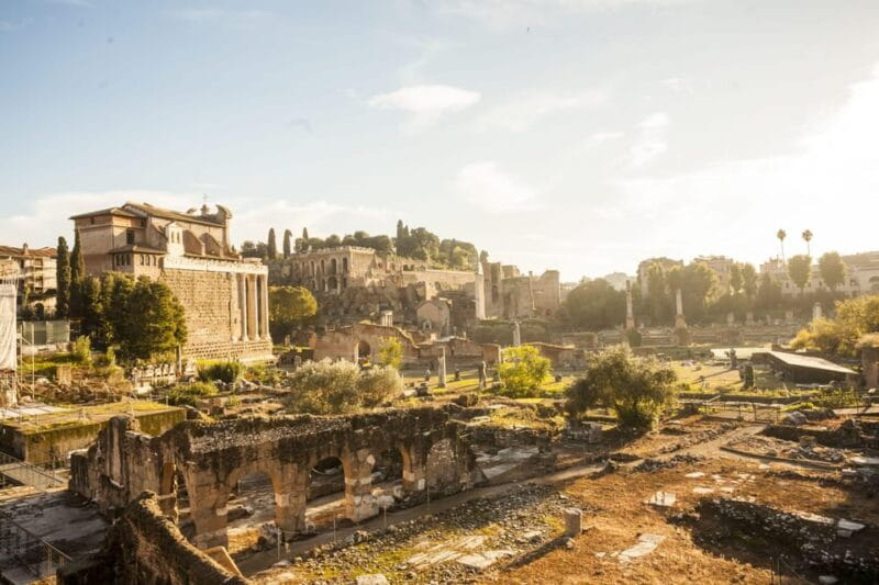 Rome: Colosseum, Forum, Palatine Hill Entry & Audioguide App - Climbing Palatine Hill: The Birthplace of Rome