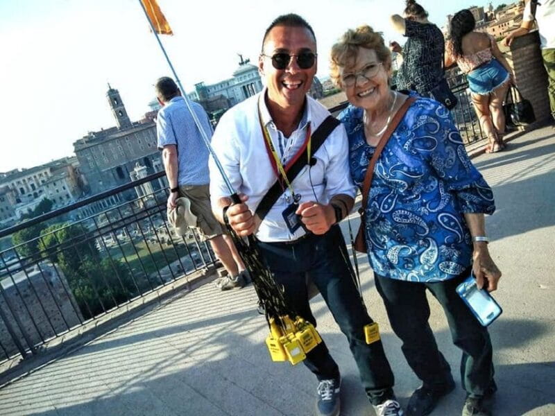 Rome: Colosseum, Roman Forum & Palatine Hill Tour - Group Size and Guides