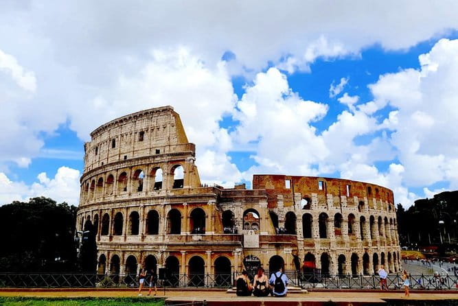 Rome: Colosseum, Roman Forum & Trajan's Market Exterior Tour - Logistics and Practical Tips