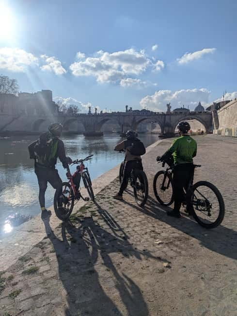 Rome: E-bike Tiber River Tour > Hidden Gems & Local Treats - The Tiber’s Reflection of Rome’s Grandeur
