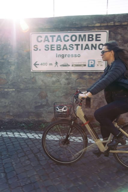 Rome: E-bike Tour From The Circus Maximus To The Catacombs - Visiting the Catacombs: A Quiet Underground World