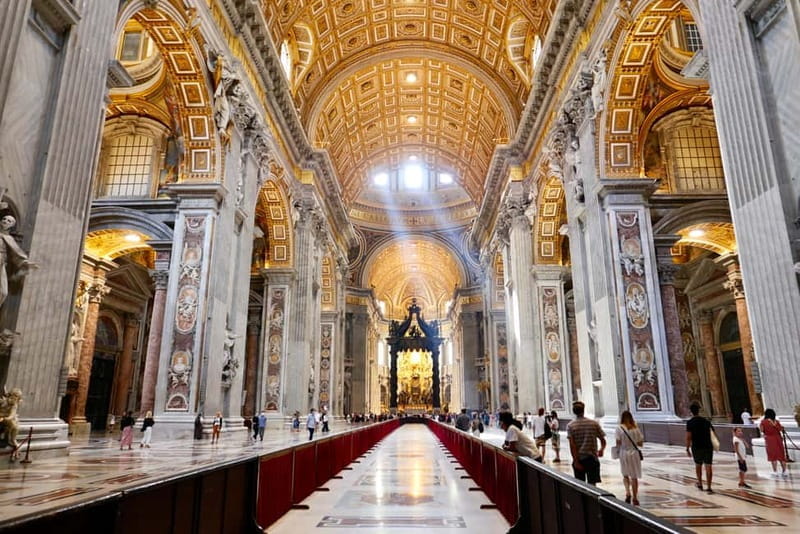 Rome Fast Track Entry St Peter's Basilica, Grottoes & Square - Visiting the Vatican Grottoes: A Spiritual and Artistic Journey