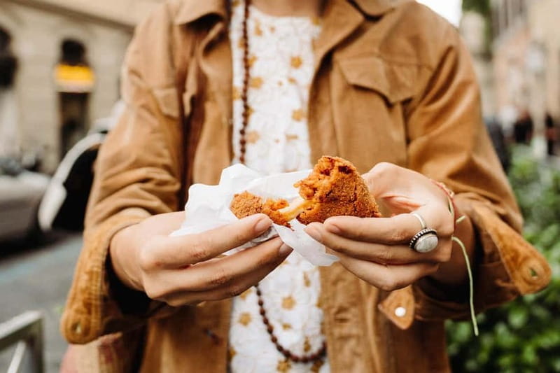 Rome Food Tour: Trastevere Aperitivo, Wine & Pasta Dinner - Sipping at Bar San Calisto