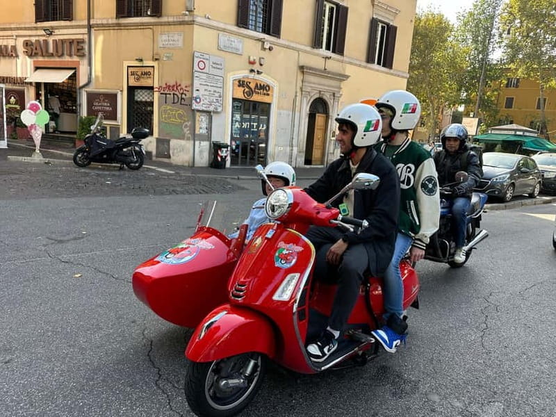 Rome in Vespa: Private Sidecar Sightseeing Tour with Gelato - Romantic and Historic Highlights: The Colosseum and Pantheon