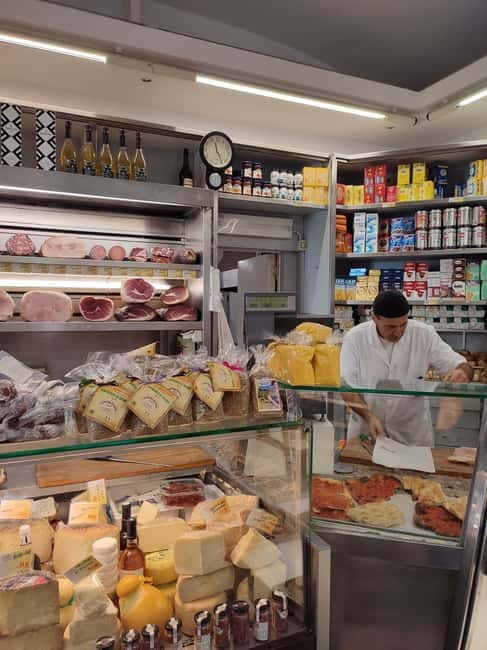 Rome : Market Food Tour including food & drinks - Exploring Testaccio: An Authentic Roman Neighborhood