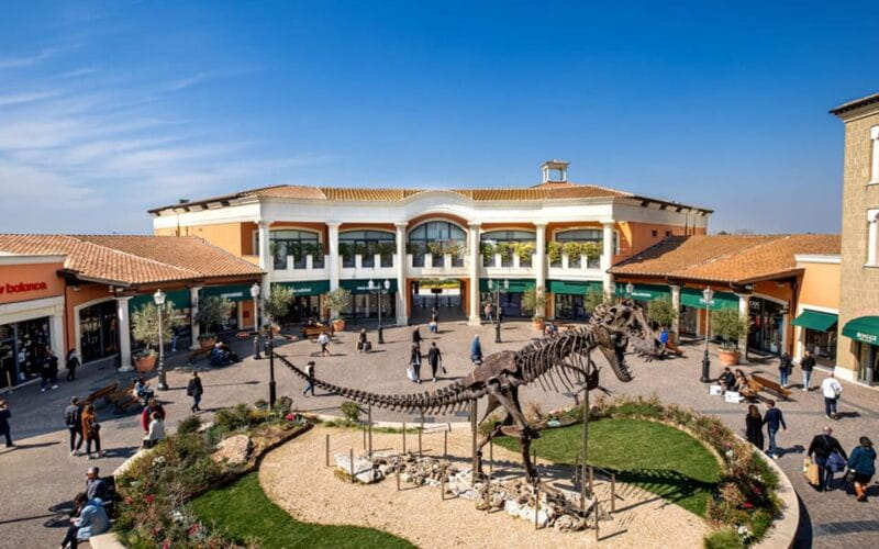 Rome: Nemi, Gandolfo & Castel Romano Photo and Shopping Tour - Authentic Experiences and Unique Details