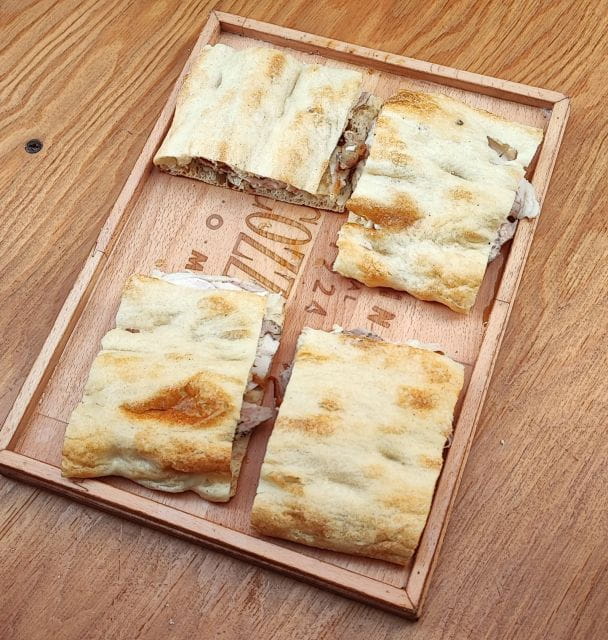 Rome: Pasta, Pizza & Gelato Tour in TRASTEVERE - Exploring the Trastevere Neighborhood