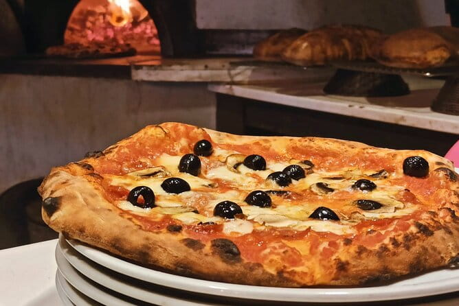 Rome: Pizza Cooking Class combined with Guided Sightseeing - A Stroll Through Roman Nightlife and Landmark Views