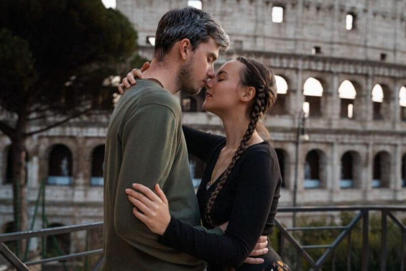 Rome: Romantic Couple Photoshoot Experience at the Colosseum - Scenic Viewpoints and Other Iconic Roman Landmarks