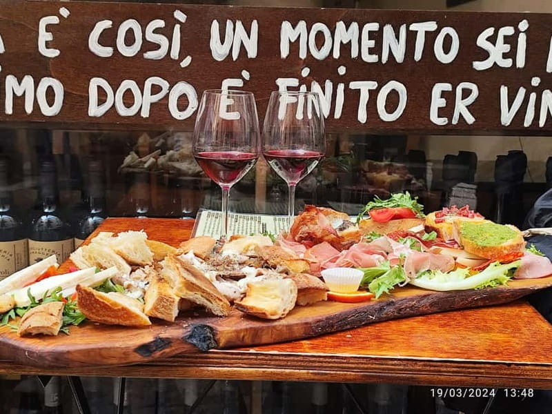 Rome: Sip & Savor Authentic Italian Wines in Trastevere - Entering Trastevere: The Perfect Roman Backdrop