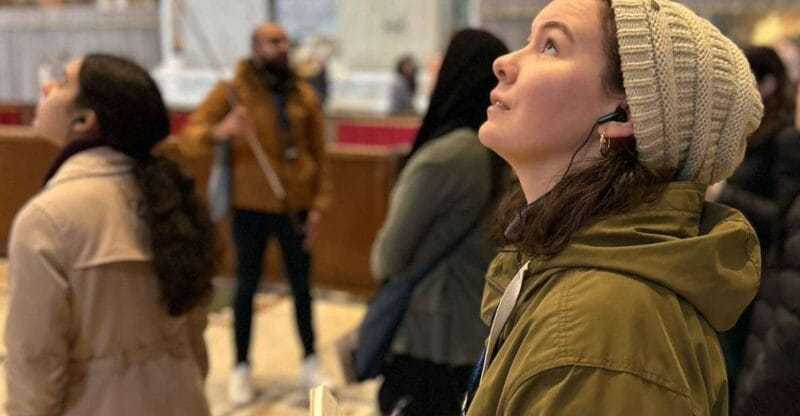 Rome: St. Peter's Basilica and Vatican Grottoes Guided Tour - Inside St. Peters Basilica: The Art and the Atmosphere