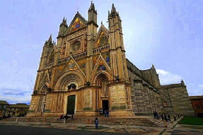Rome to Florence luxury transfer with Orvieto & Assisi tour and light lunch - The Allure of Orvieto: More Than a View