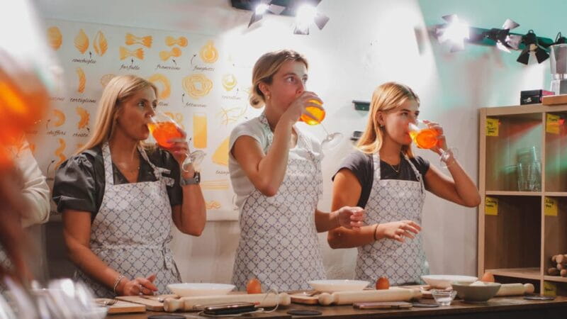 Rome: Traditional Pasta with Cocktails Cooking Class - Who This Experience Is Perfect For