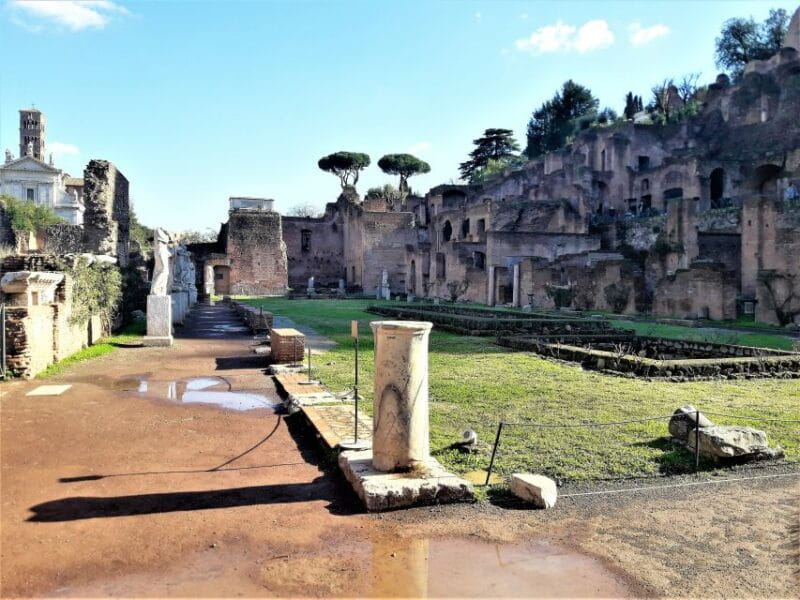 Rome: Vatican, Colosseum & Main Squares Tour w/ Lunch & Car - Exploring Rome with a Private Car and Guide