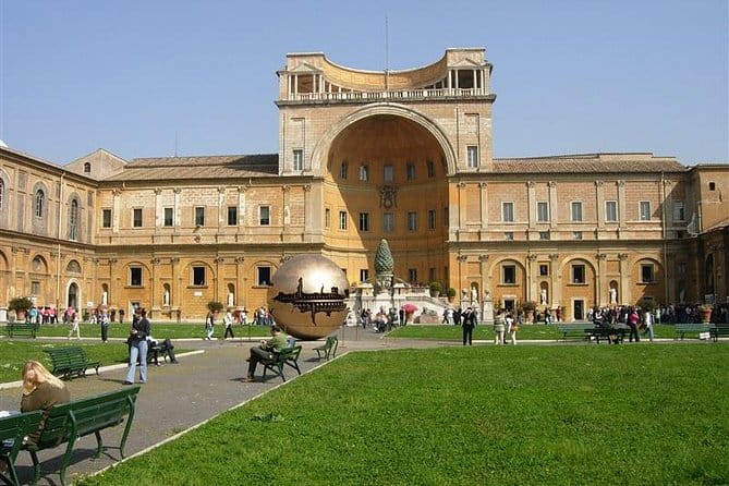 Rome: Vatican Museums and Colosseum Private Tour with Transfers - In-Depth Review of the Experience
