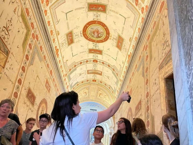 Rome: Vatican Museums, Sistine Chapel & St. Peter's Tour - Entering the Vatican Museums: What to Expect