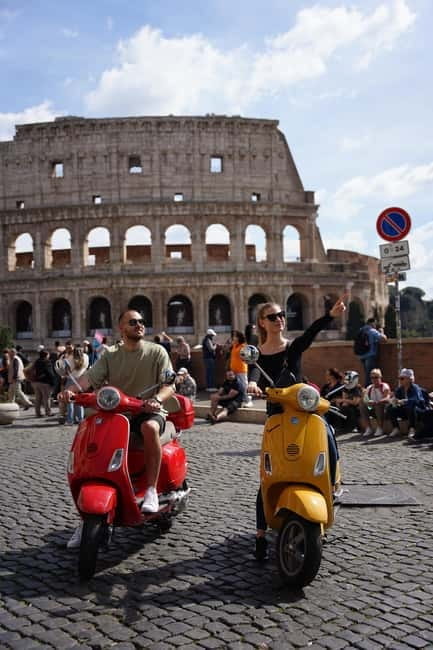 Rome: Vespa Tour with Pro Photos & Authentic Ginseng Coffee - Discovering Santa Sabina Basilica